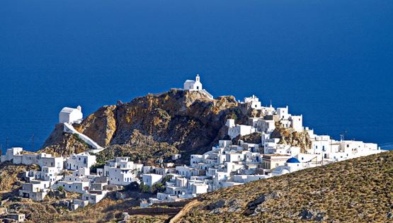 To Conde Nast Traveller αποθεώνει τις Κυκλάδες