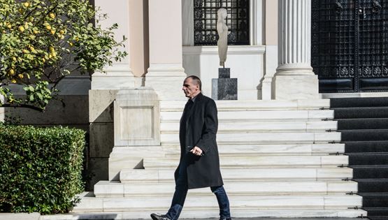 Όταν ο Γιάνης Βαρουφάκης έμεινε με τον μουντζούρη στο χέρι