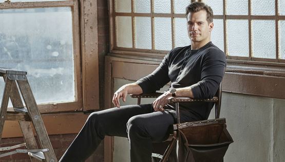 Ο Henry Cavill άφησε μουστάκι για να τα βγάλει πέρα με τον Tom Cruise