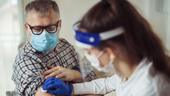 Τα dos &amp; don'ts πριν και μετά το εμβόλιο