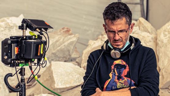 Ο Βαρδής Μαρινάκης βαδίζει στο δικό του Σιωπηλό Δρόμο