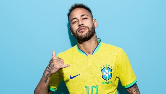 Ο Neymar σταμάτησε πλανόδιο για να αγοράσει φανέλα της εθνικής Βραζιλίας και εννοείται πως έγινε viral