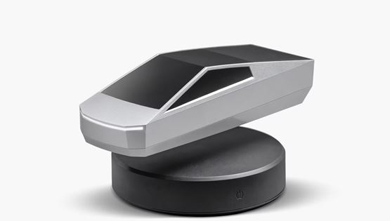 4 δώρα Χριστουγέννων που θα λατρέψει ένας φαν της Tesla