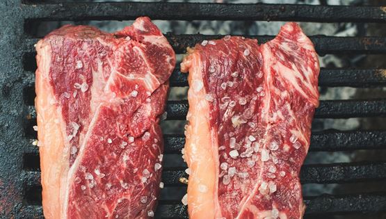 Απόλυτα υγιεινό το κρέας όταν ψήνεται στα κάρβουνα