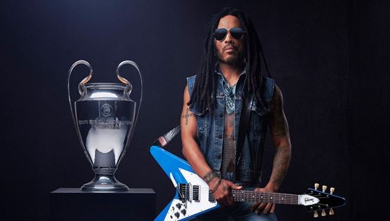 Ο Lenny Kravitz στον τελικό του UEFA Champions League στο Λονδίνο