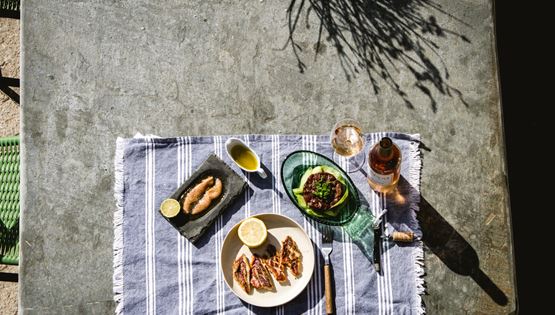 Η πεντανόστιμη Τήνος του Ευριπίδη Αποστολίδη