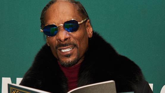 Κι όμως, ο Snoop Dogg δίνει έμπνευση για ένα στιλάτο χειμωνιάτικο ντύσιμο