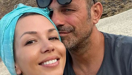 Έφυγε από τη ζωή η Αλεξάνδρα Νικολαΐδου, σύντροφος του Ντέμη Νικολαΐδη, μετά από μάχη με τον καρκίνο