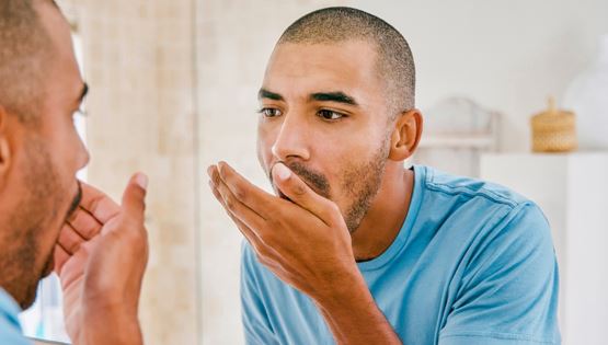 Βρήκαμε τρόπο για να γλιτώσεις από την κακοσμία στόματος