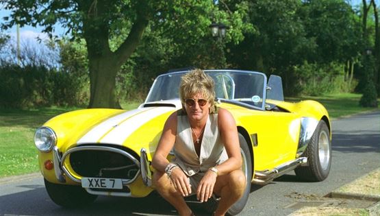 Ζηλεύοντας την απίστευτη συλλογή αυτοκινήτων του Rod Stewart