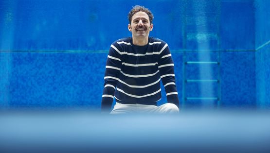 Ο Αντώνης Τσαπατάκης βρήκε τα must have items της άνοιξης