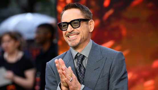 O Robert Downey Jr. οδεύει προς το Μπρόντγουεϊ