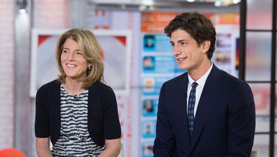 Jack Schlossberg, όπως John F. Kennedy Jr.