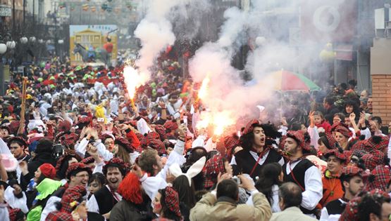 Ταξιδεύοντας με τα έθιμα των καρναβαλιών της Ελλάδας