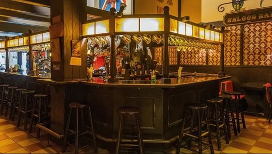 Η ιστορία της θρυλικής αθηναϊκής παμπ Red Lion