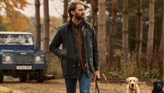 Το κερωμένο τζάκετ της Barbour που θα φοράς όλο τον χειμώνα