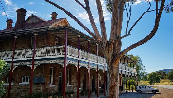 Ολόκληρο ξενοδοχείο πωλείται για 40 ευρώ στην Αυστραλία