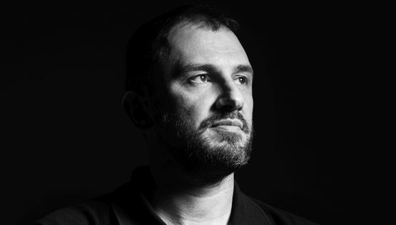 211 αφορισμοί για να &quot;Ευτυχείτε&quot; από τον Βασίλη Τσακίρογλου