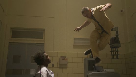 Το πρώτο μεγάλο θρίλερ της χρονιάς είναι το κλειστοφοβικό Glass