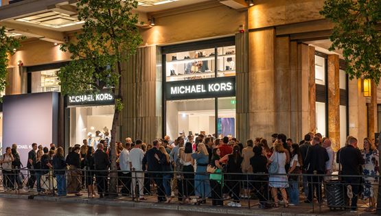 Ο Όμιλος Φάις εγκαινίασε το νέο κατάστημα Michael Kors στο κέντρο της Αθήνας