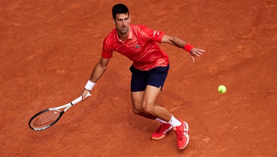 Τι είναι αυτό το &#39;αυτοκόλλητο νανοτεχνολογίας&#39; του Novak Djokovic;