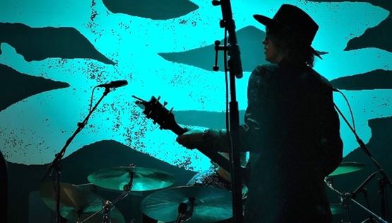 O Mike Scott έχει κάτι να μας πει πριν από την εμφάνιση των Waterboys στο Ηρώδειο