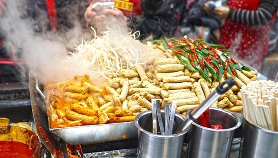 Trailer για το Street Food που ταξιδεύει στους πάγκους και τις καντίνες της Ασίας