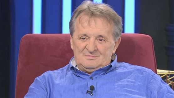 Όταν ο Δημήτρης Μητροπάνος βγήκε στο &#39;Καφενείο των Φιλάθλων&#39; του Γιώργου Γεωργίου