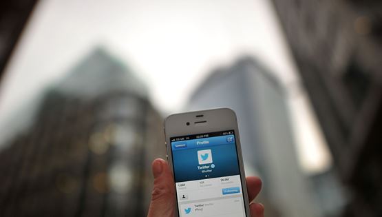 Το Twitter βάζει τέλος στα fake news για τα εμβόλια κατά της Covid-19