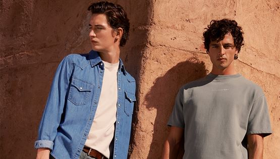 Βρήκαμε τα καλύτερα denim κομμάτια του καλοκαιριού