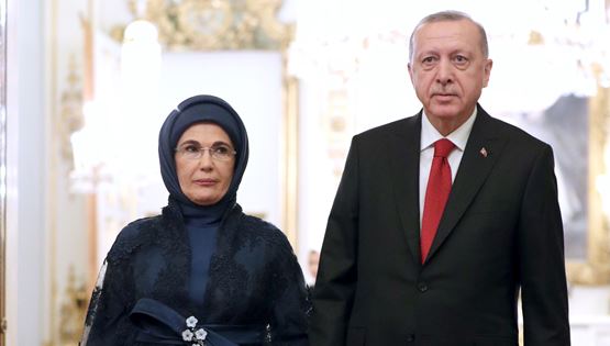 Ο Erdogan χτίζει νέα ανάκτορα, η τουρκική λίρα βυθίζεται