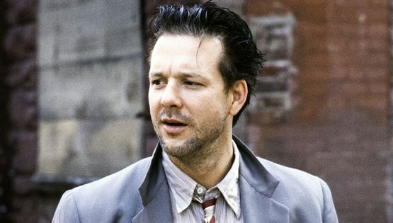 Ο Mickey Rourke ήταν ο βασιλιάς του boxy tailoring