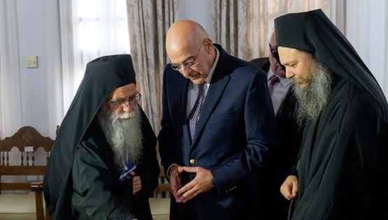 Περιπέτεια για τον Νίκο Δένδια στο Άγιο Όρος