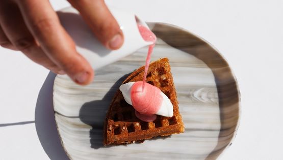 Στο Pelagos, το νέο μενού ταξιδεύει σε Σίφνο, Σαντορίνη και Νάξο