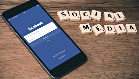 Το τρικ για να κάνεις save στα posts του Facebook