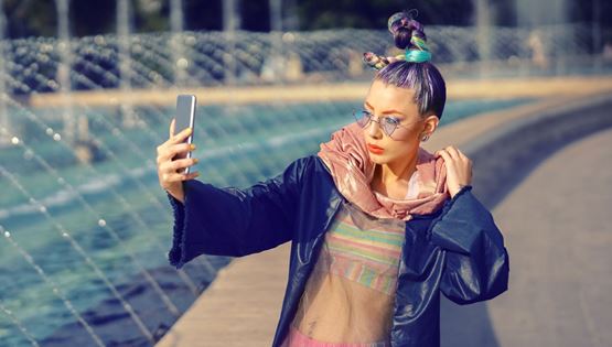 Βοηθός Influencer: Η χειρότερη δουλειά στον κόσμο