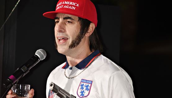 O Sacha Baron Cohen τρόλαρε άσχημα ακροδεξιό ακροατήριο σε συναυλία