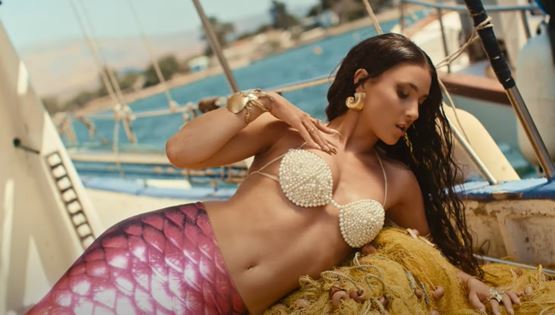 Η Evangelia ως γοργόνα είναι ό,τι πιο σέξι είδαμε τελευταία (βίντεο)