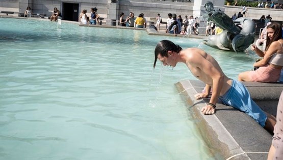 Κάποια ακατανόητα πράγματα που συμβαίνουν στον κόσμο λόγω καύσωνα