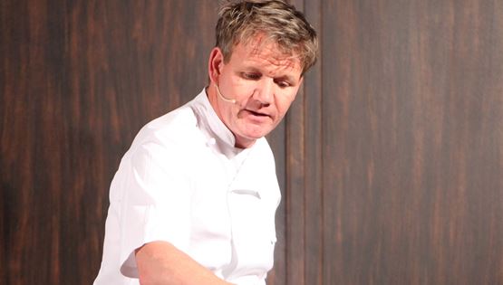 Για τον Gordon Ramsay το να είσαι μπαμπάς 6 παιδιών είναι σα να διευθύνεις εστιατόριο χωρίς να πηγαίνει κανείς σπίτι