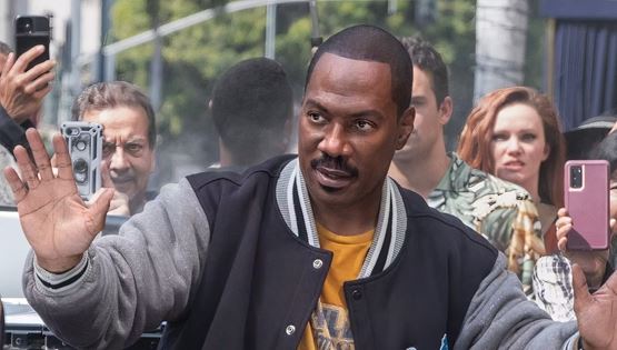 5 τέλειες σειρές και ταινίες για να δεις αυτό το σαββατοκύριακο