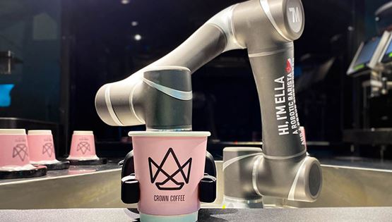 Γνωρίστε την ELLA, το πρώτο ρομπότ που φτιάχνει καφέ