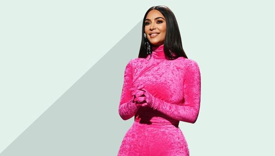 Η Kim Kardashian τρολάρει τις Kardashians