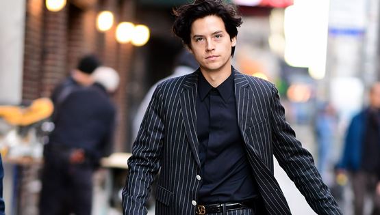 4 σύγχρονοι τρόποι για να φορέσεις το ριγέ κοστούμι