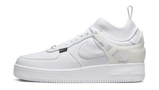 Λευκά sneakers, η επανάσταση