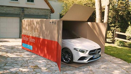 H Mercedes κάνει delivery τα νέα της αυτοκίνητα