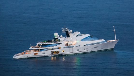 Το υπερπολυτελές γιοτ της βασιλικής οικογενείας των Ηνωμένων Αραβικών Εμιράτων βρίσκεται στο Ναύπλιο