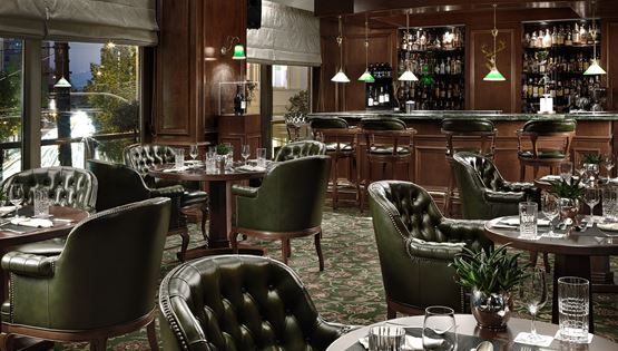 Η μητροπολιτική γοητεία του Explorer’s Bar Bistro