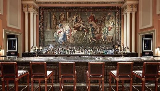 Τα πεντάστερα μπαρ των αθηναϊκών ξενοδοχείων