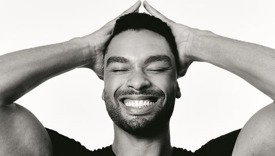 Ο Regé-Jean Page είναι το νέο role model μας